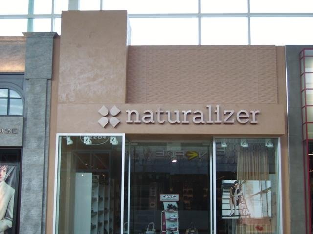 Naturalizer yorkdale deals